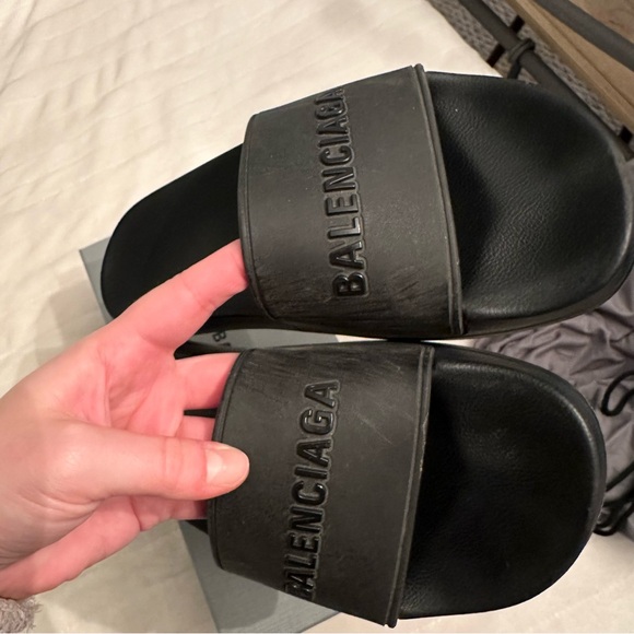 BALENCIAGA RUBBER LOGO POOL SLIDES - BLACK - Picture 4 of 6